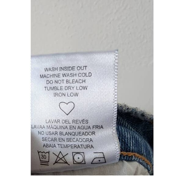 Cello Rip Tide Light Wash High Rise Frayed Hem Denim Shortie Shorts NEW - Picture 12 of 13